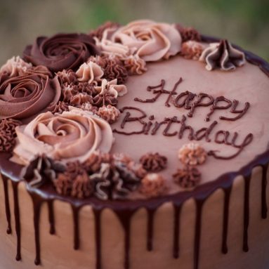 Wauzaji wa Cake za Birthday Tanzania